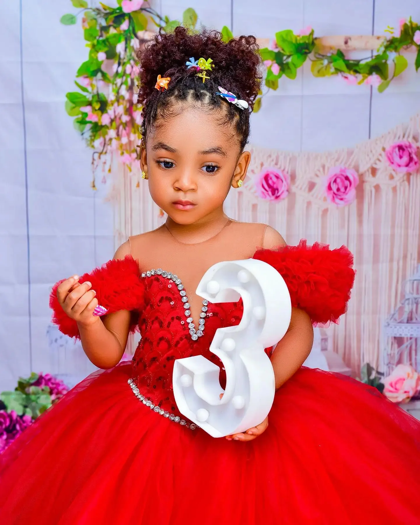 Flower Girl Dresses Sheer Neck Pleated Ruffles Tiered Tulle Sequins Ball Gowns for Wedding Kids Birthday First Communion Dress