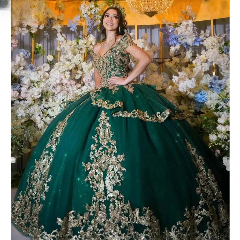 

Emerald Green Beading Tassel Ruffles Ball Gown Quinceanera Dresses Off The Shoulder Gold Appliques Corset Vestidos De 15 Años