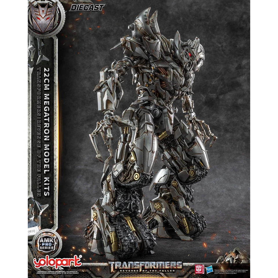 Yolopark トランスフォーマー　メガトロン　AMK PRO 可動フィギュア Transformers G1 Megatron Action Figure - Diecast, LED, Weapons