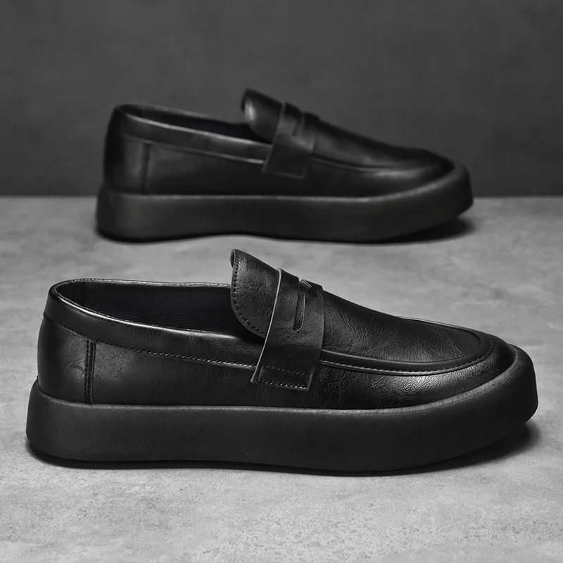 Men's Loafers for Spring, Large Size, Round-Toe Men's Moccasins, Slip-On Casual Shoes, Simple and Lightweight