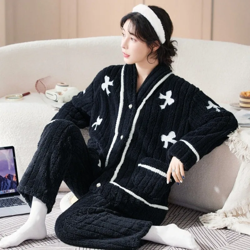 2023 New Coral Velvet Pajamas Women Thick Students In Autumn Winter Can Wear Flannel Home Service Suit