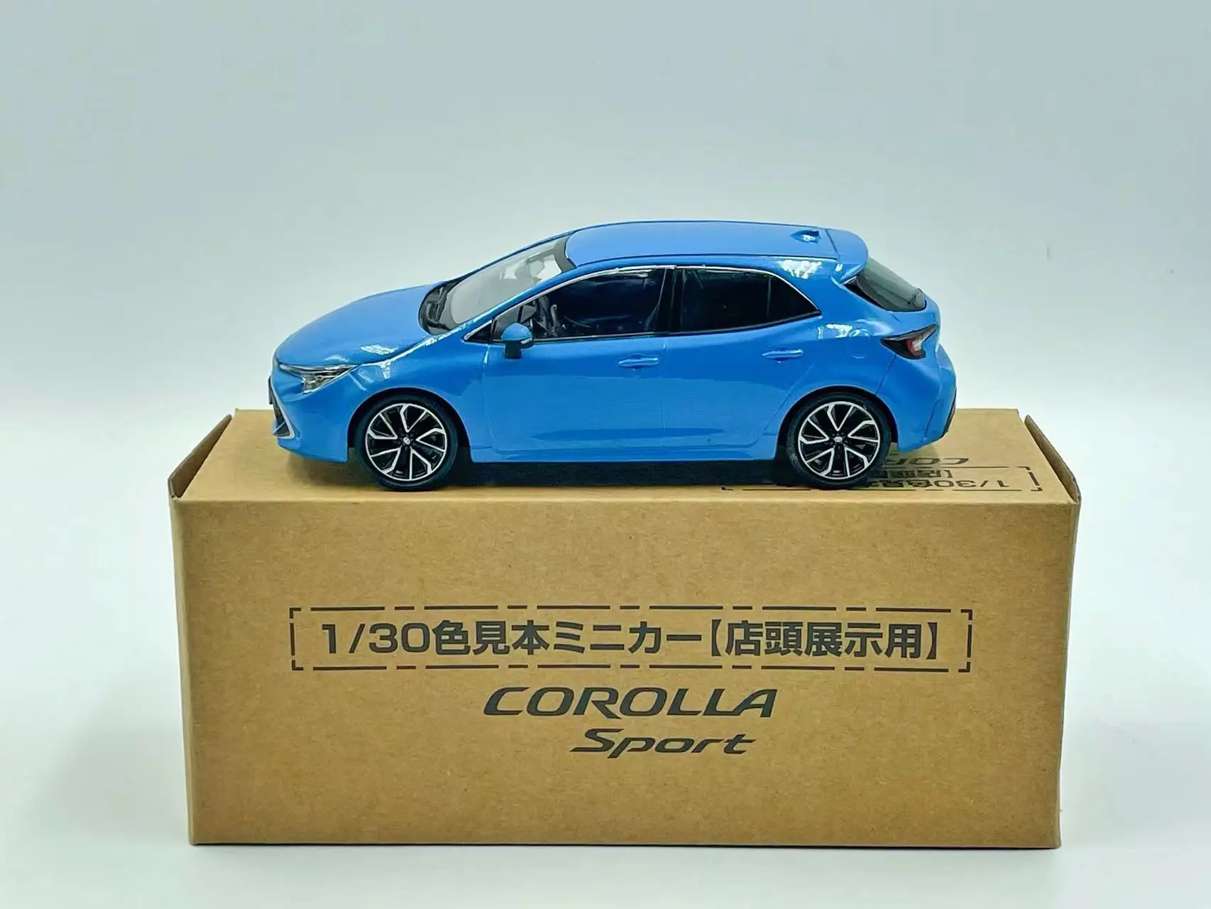 トヨタカローラスポーツjdm限定版樹脂自動車モデルおもちゃ