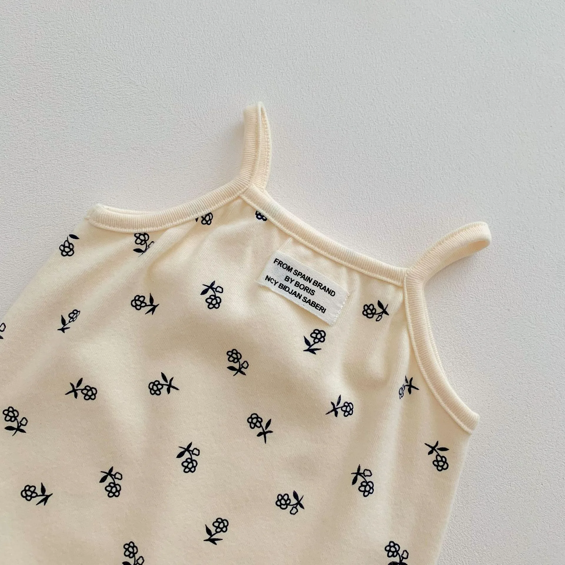 Ircomll 2-teiliger Sommer-Strampler für Babys, Jungen und Mädchen, ärmellos, mit Knöpfen, lässiger Overall für Neugeborene, Einteiler, Krabbelanzug – Detail 5
