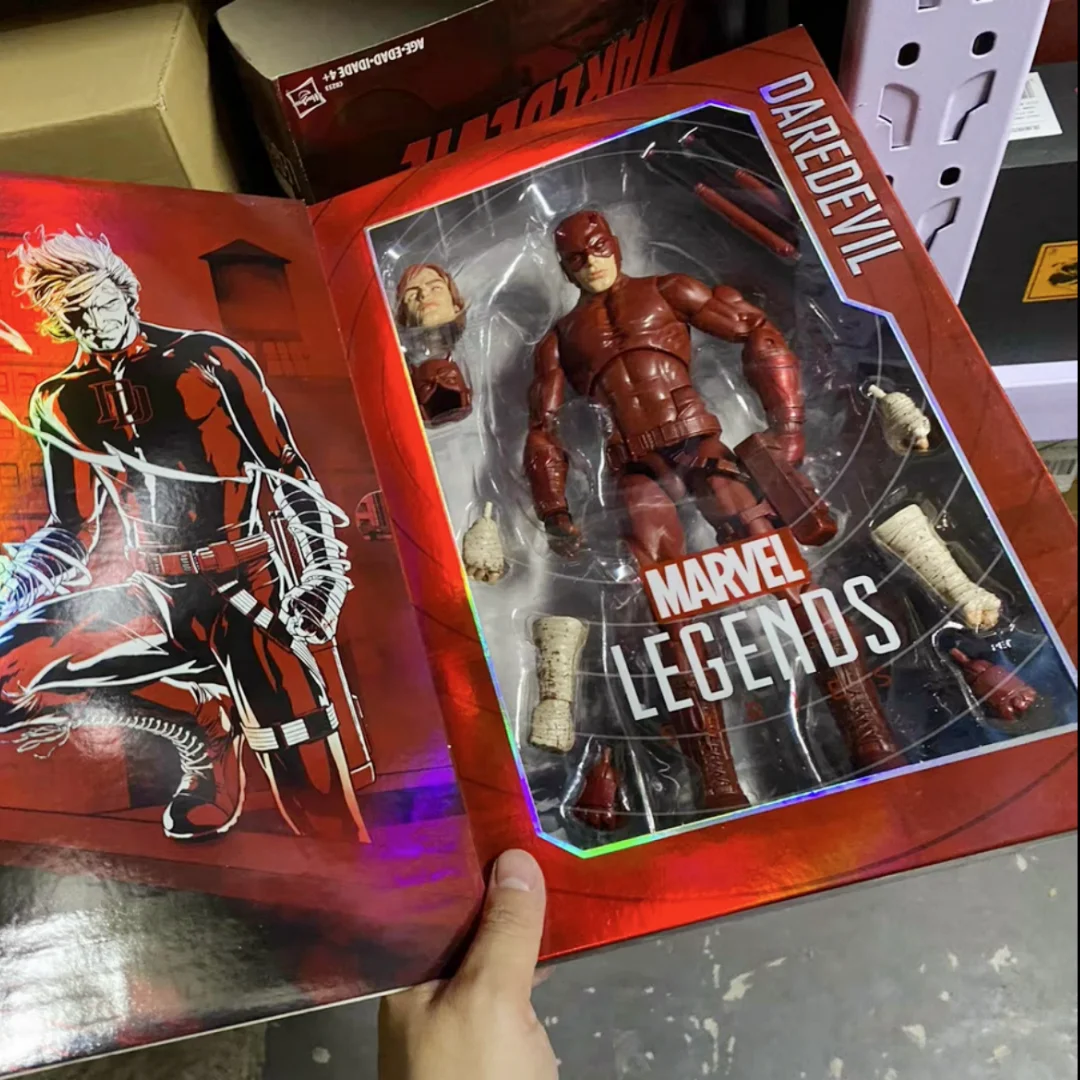 Figura De Acción Marvel Legends Daredevil - Escala 15 Cm, 20+ Puntos De Articulación | Incluye Bastón, Manos Intercambiables Y Accesorio Cómic