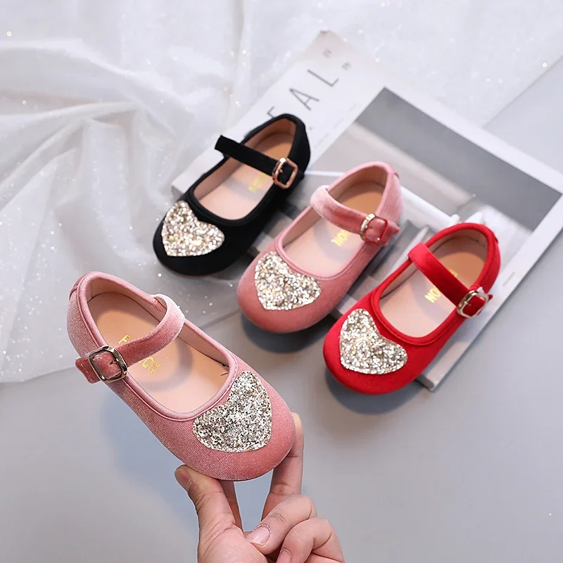Kids Princess Shoes New fashion Girls' Casual Flat Shoes with Sequins Love Heart Children Dance Soft Sole Comfortable