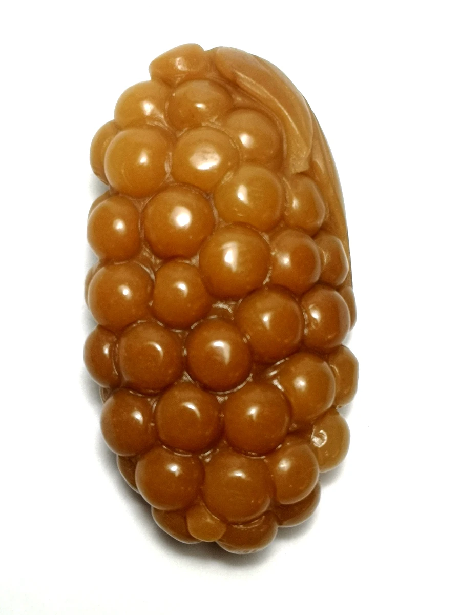 

YIZHU CULTUER ART 100% Natural Hand-carved Chinese Jade Necklace Pendant Grape statue Wonderful Gift