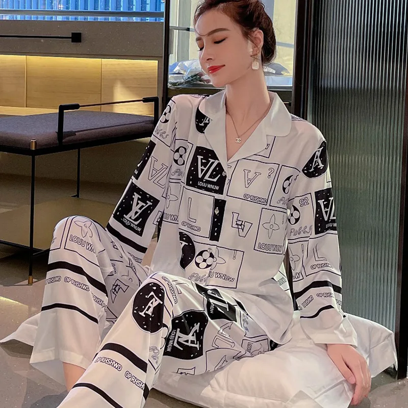 

Комплект пижамный женский из 2 предметов, атласная ночная рубашка, белье для отдыха, рубашка и брюки, Повседневная Домашняя одежда, пижамы с принтом и надписью, нижнее белье