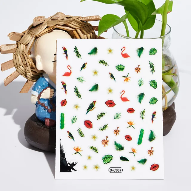 딸기와 꽃으로 꾸며진 매력적인 손톱을 위한 3D 네일 데칼