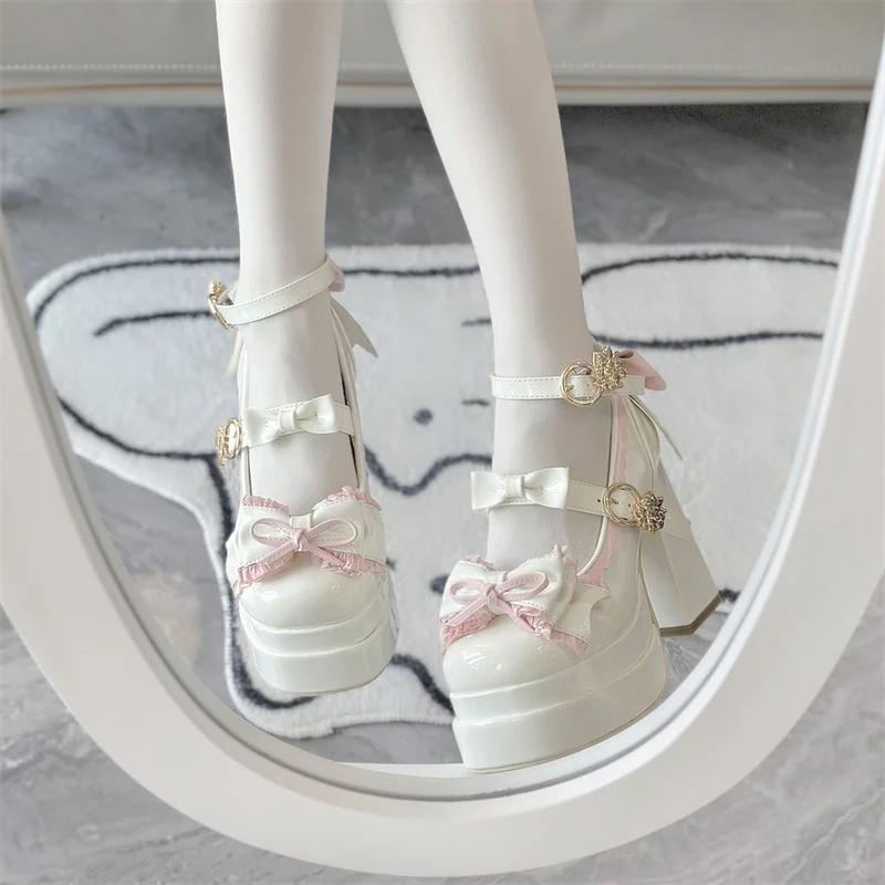 حذاء نسائي كوري أنيق بتصميم فراشة حالمة 2025 بكعب عالٍ دائري أصلي ومقاوم للماء بنمط الأميرة