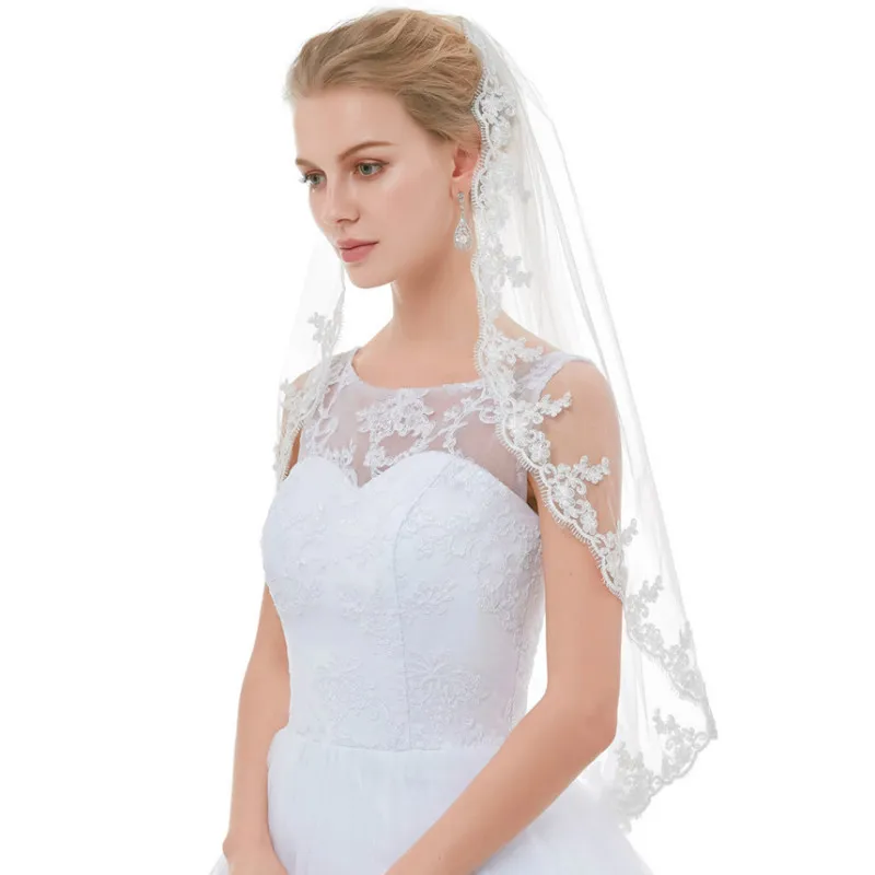 Fingertip Bridal Veil Lace Edge Wedding Veil with Comb for Wedding