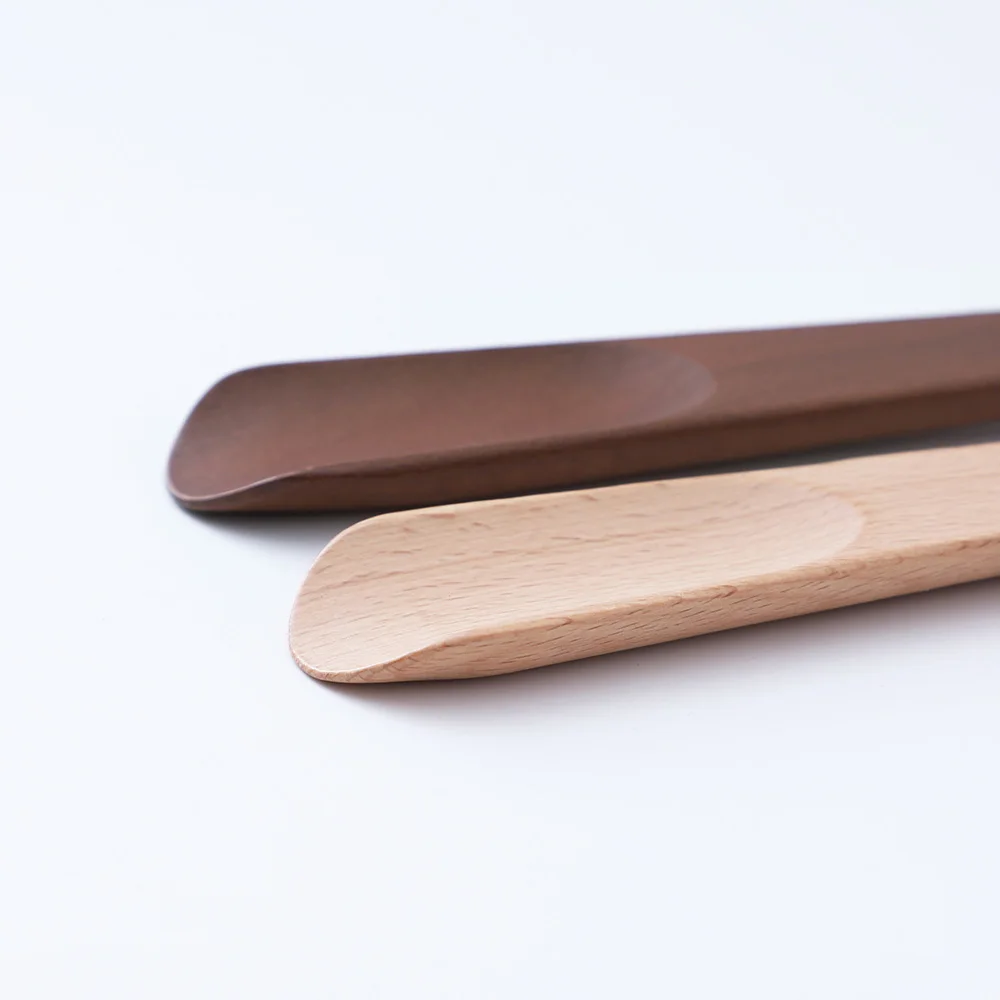 Compact Beech Wood Shoehorn – Portable Travel Shoe Accessory