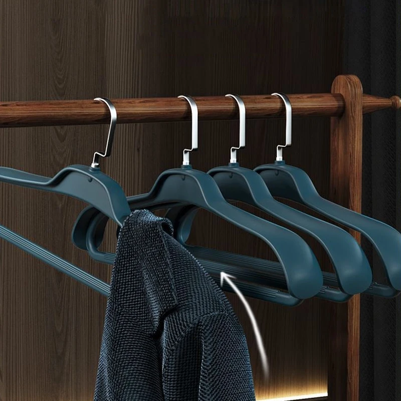 Dropship Non-Slip Velvet Clothing Hangers, 50 Pack to Sell Online