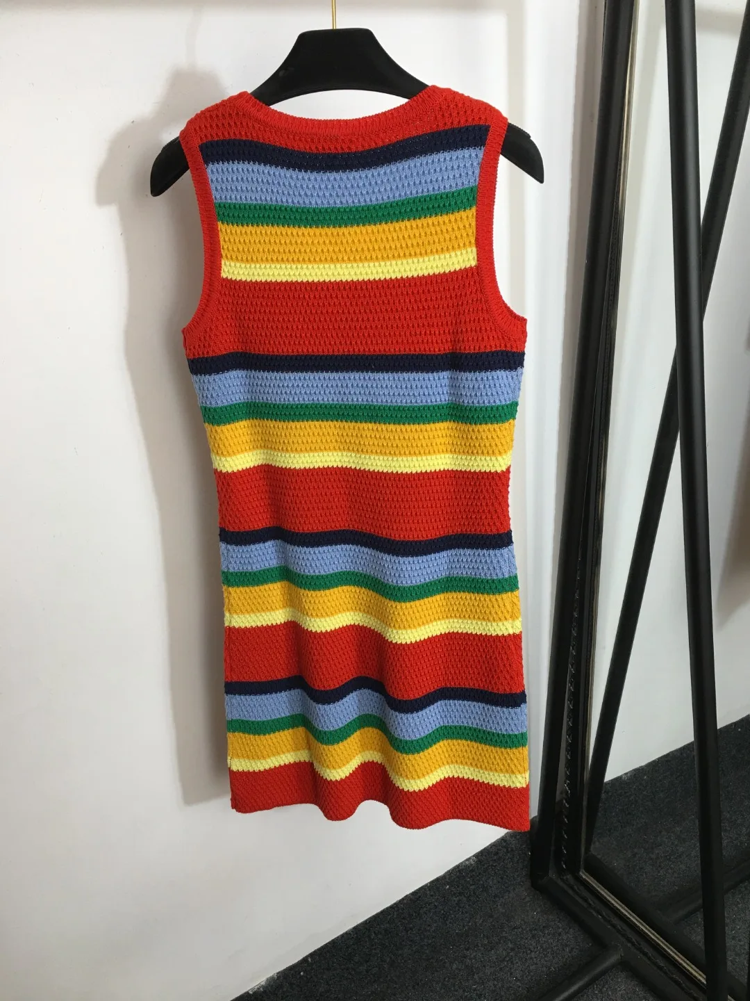

2023 summer new hot girl fashion rainbow striped thin vest knitted bag hip dress