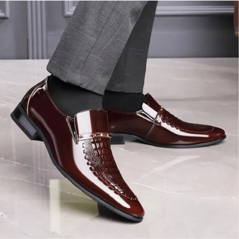 

Men Dress Italian Leather Shoes Slip on Fashion Men Leather Moccasin Glitter Formal Male Shoes Pointed Toe Shoes for Men 2023