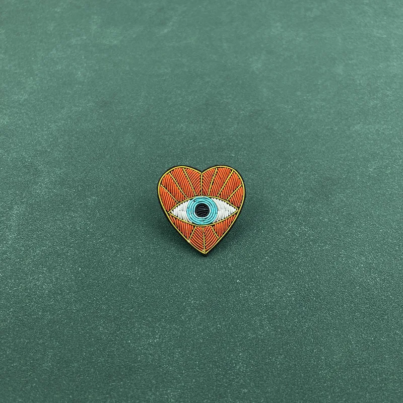 

Orange Eyes Hand-Stitched All-Match French Design Indian Silk Brooch
