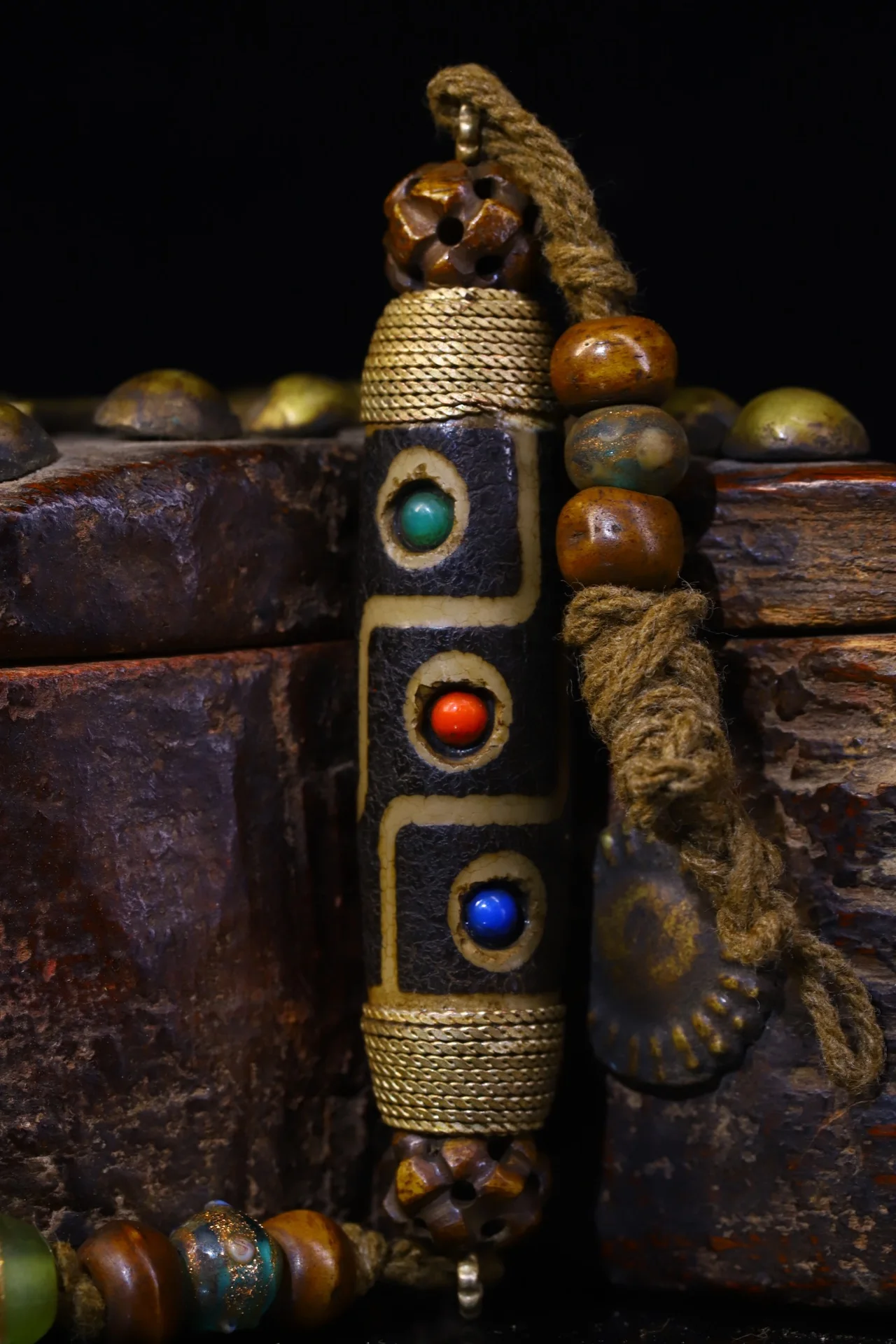 

3"Tibetan Temple Collection Old natural agate mosaic Gem Dzi Beads nine eyeballs pendant Amulet Town house Exorcism
