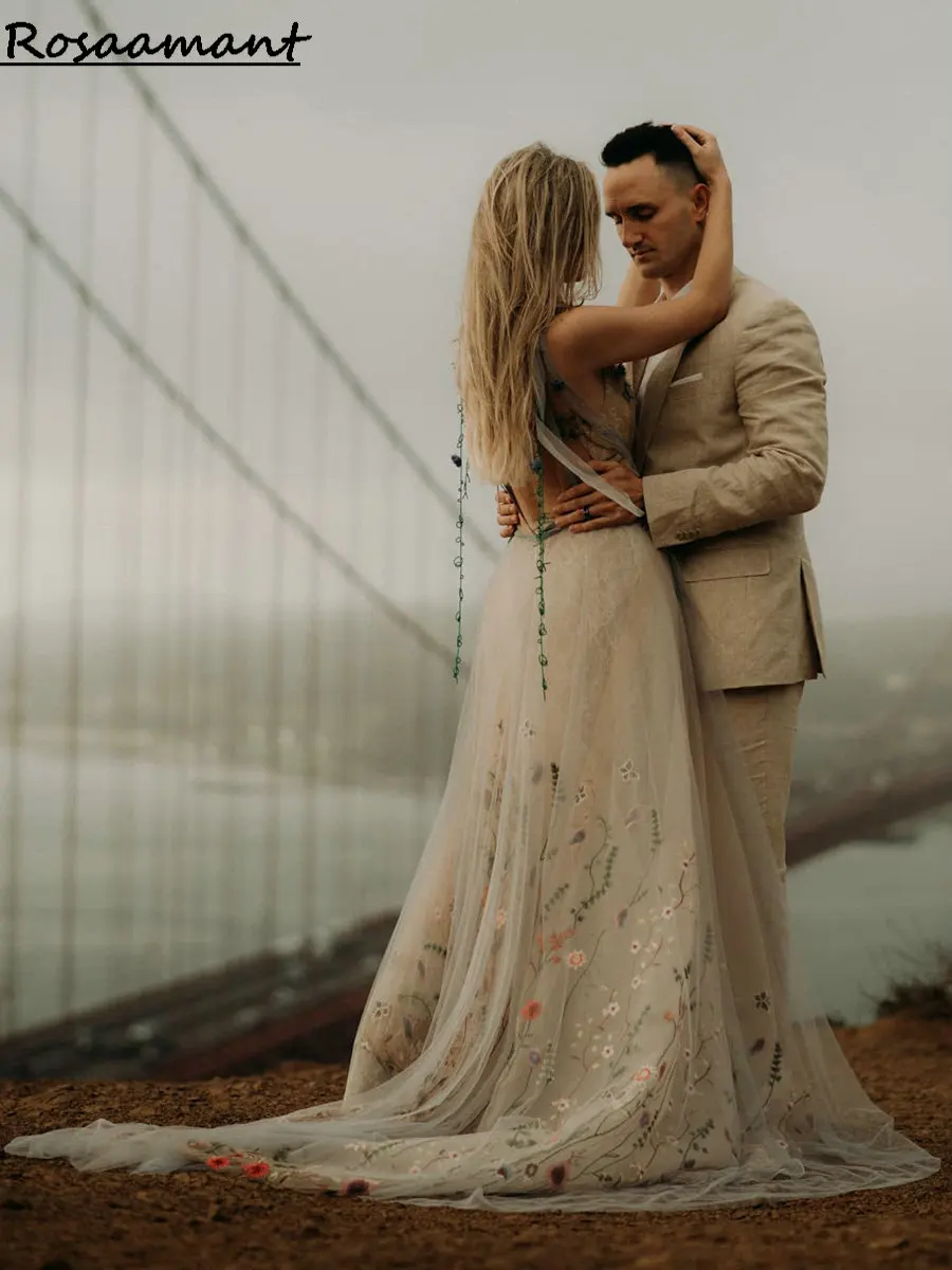 

Свадебные платья цвета шампанского с открытой спиной, трапециевидного силуэта, без рукавов, с цветочной вышивкой