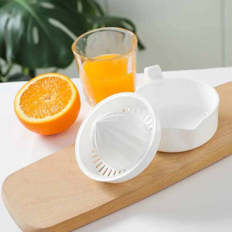 Plastic Manual Orange Juicer Kitchen Orange Lemon Squeezer Portable Citrus Juicer Multifunction Fruit Kitchen Accessories Lemon Squeezer Juice Squeezer Fruit Juicer