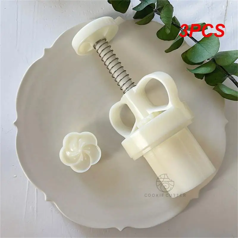 

3PCS Moon Cake Mold Little Peach Blossom Reusable High Quality Material Beautiful And Practical High Quality