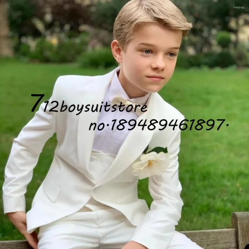 Рисунок 4 - Костюм для мальчиков цвета слоновой кости
