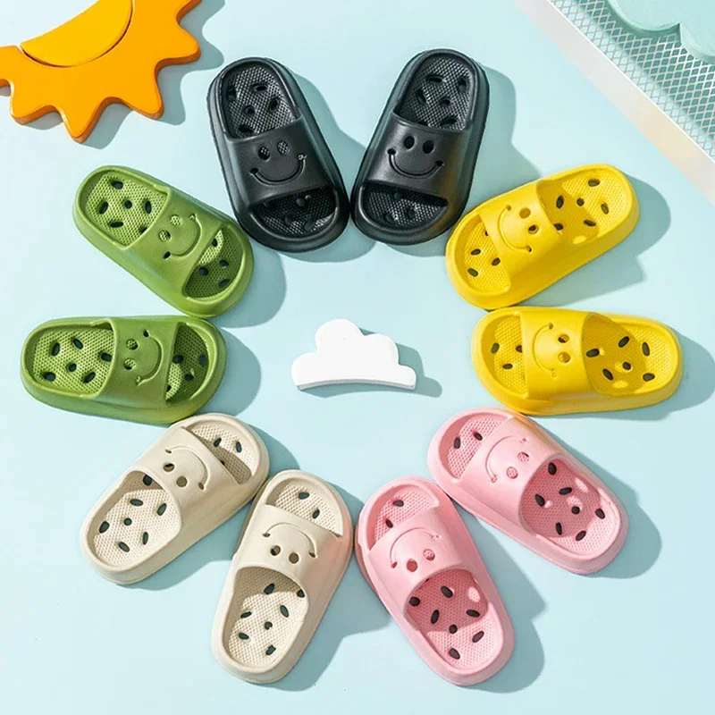 Children Boys Girls EVA Smiling Face Bathroom Slippers Summer 2-14 Years Old Anti Slip Hollow Leaking Junior Footwear kids slippers
