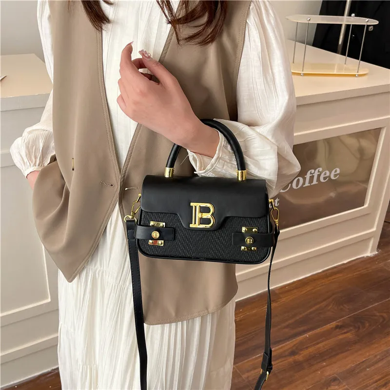 Lady Messenger Bag Chic Commuter Tote Bag For Women High-End Crossbody Messenger With Textured Vintage Finish