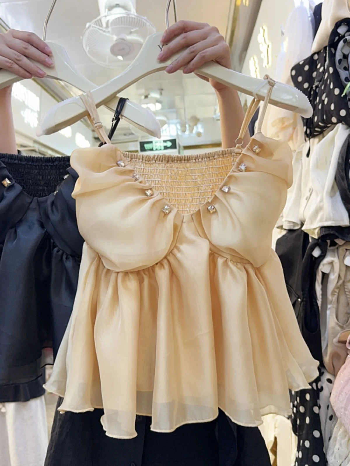 

Женский пикантный Свободный Топ со стразами и V-образным вырезом, женская летняя уличная одежда, однотонная майка без рукавов