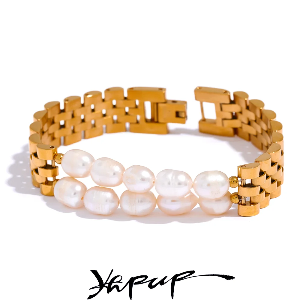 Luxurious bracelet of natural pearls 316L stainless steel chain plated with gold