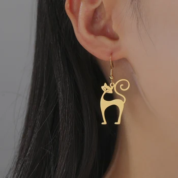 Gorgeous Dangling Cat Earrings – Stand Out in Style