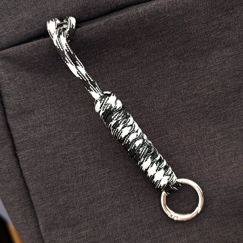 Tragdro 2 portachiavi in paracord intrecciato resistente con bandiera