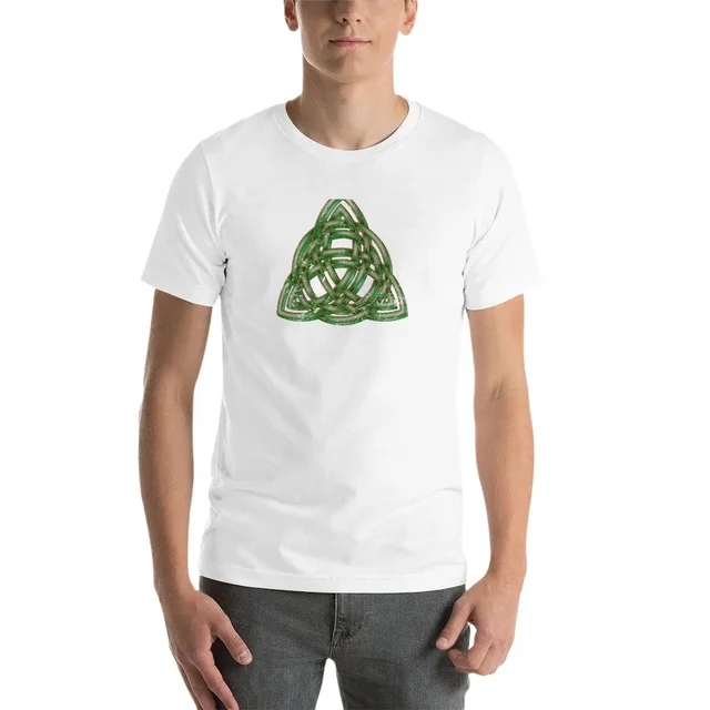 Emerald Green Irish Celtic Trinity Knot Distressed T-Shirt 3