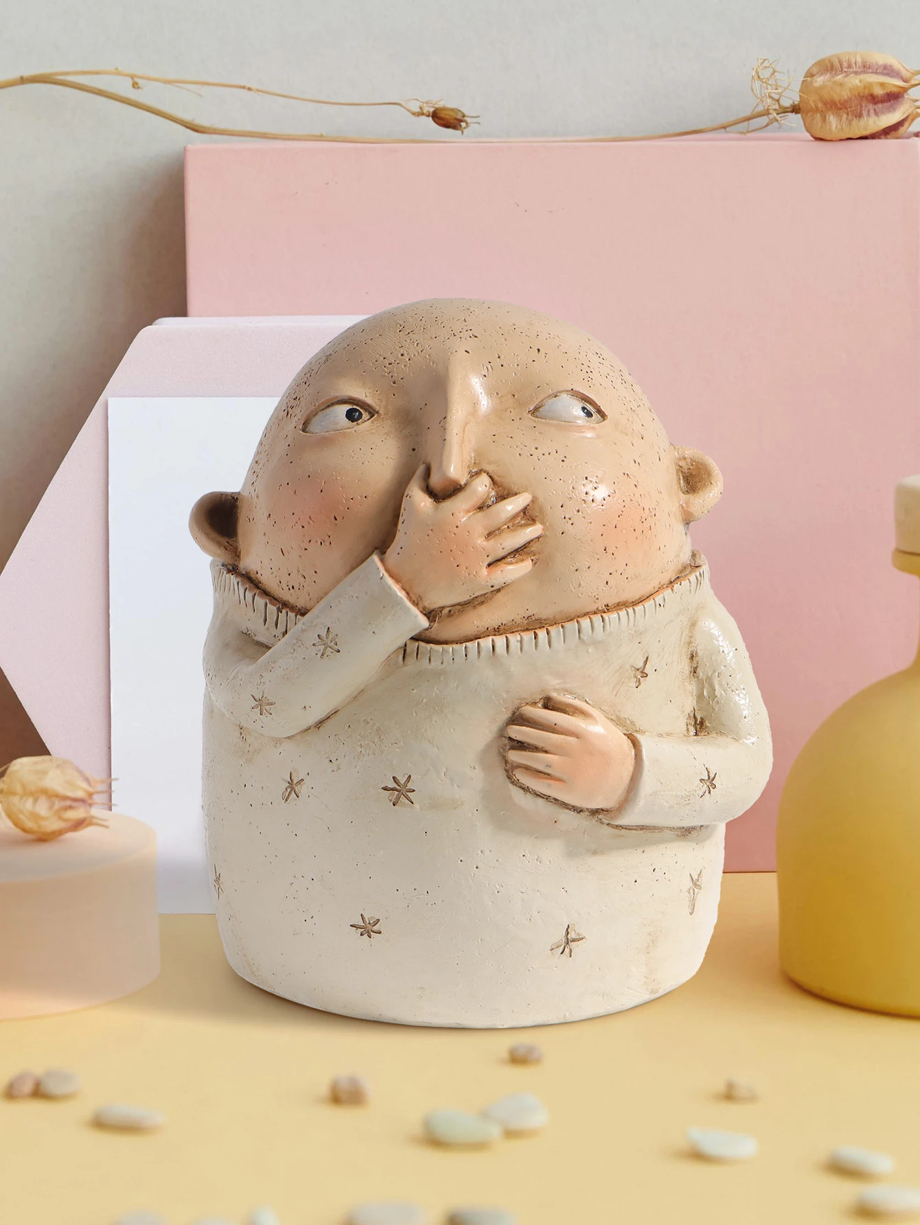 Enchanting Resin Figurine Sculpture: Decorative Home Accent