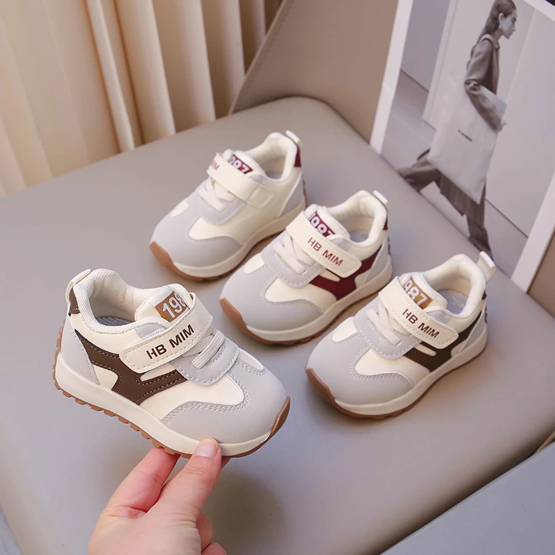 Scarpe da passeggio per bambini per bambini Suola morbida antiscivolo Scarpe sportive per ragazze dei ragazzi Traspiranti 2025 Nuove scarpe da ginnastica per bambini alla moda Flessibili