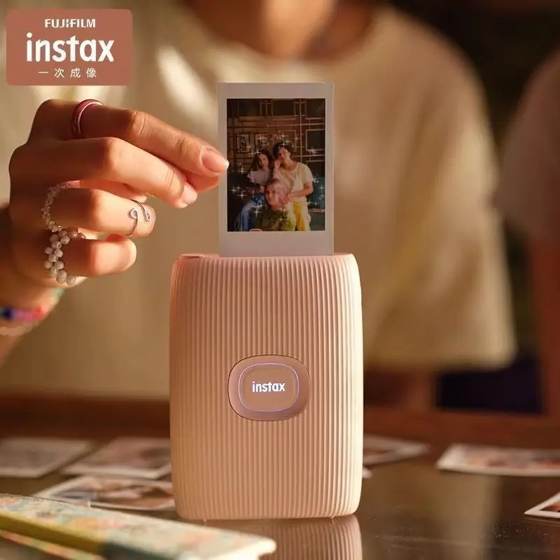 7 Reasons To Buy An instax Mini LiPlay - INSTAX by Fujifilm (Portugal)