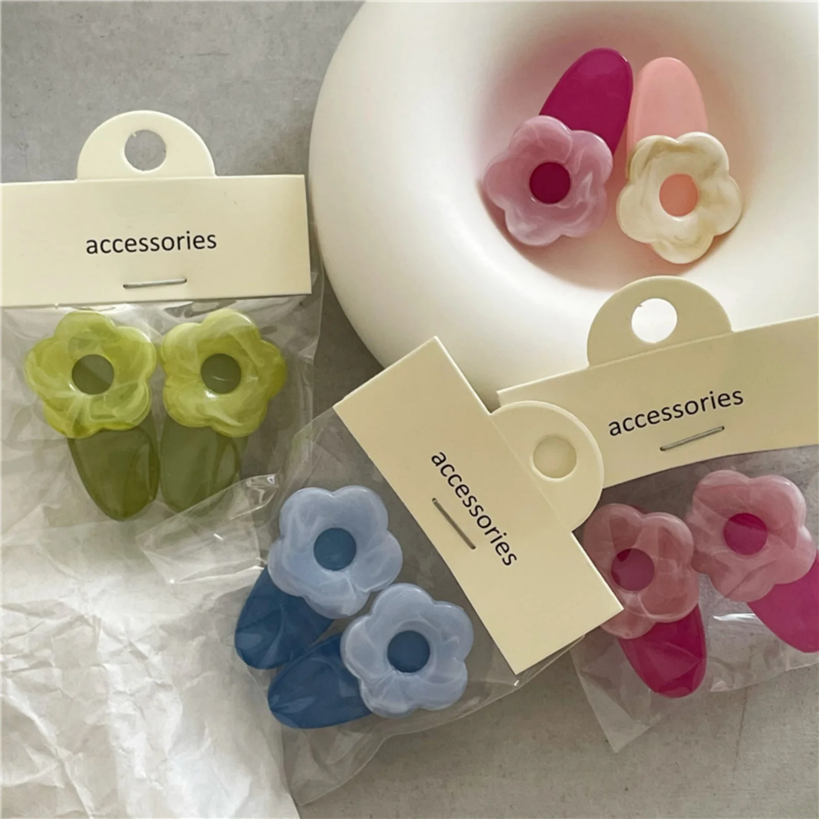 8pcs Cute Flower - Shaped Hair Clips Set, Colorful Acrylic Hair Accessories for Girls, Sweet Hairpins for Daily Wear and Parties