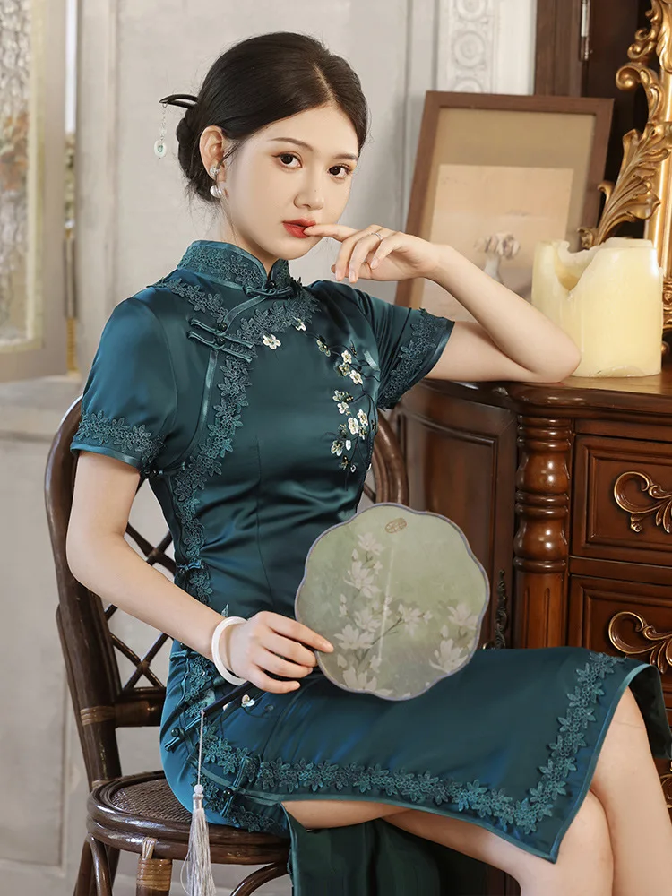 

FZSLCYIYI Traditional Satin Embroidered Applique Cheongsam Women Side Eight-Buttons Ceremony Qipao Chinese Femal Evening Dresses