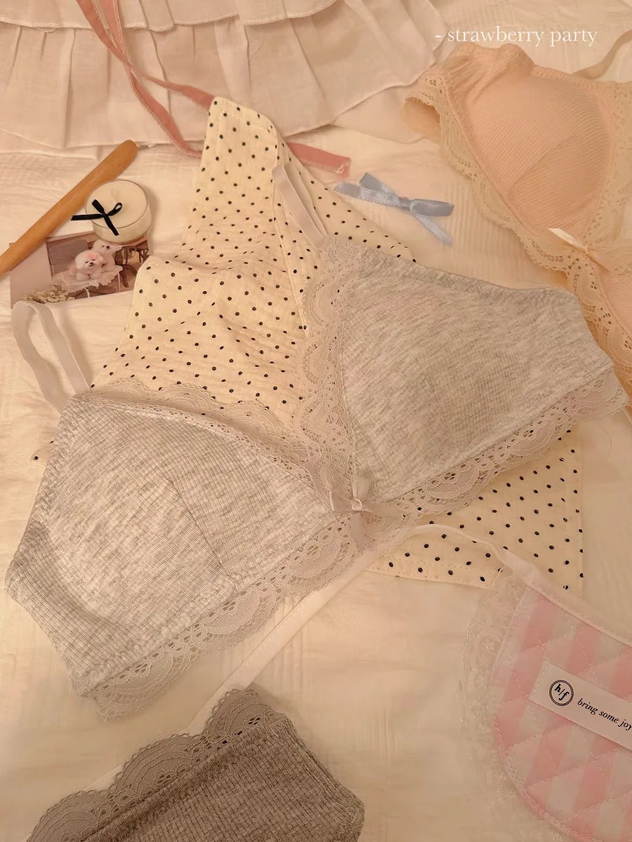 SP&CITY Sweet Girl Lace Triangle Cup Wire Free Plunge Bra Image 2