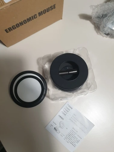 Magnetic Car Phone Holder 360° Rotation Folding With Vacuum Suction Cup For iPhone 12-16 Series Car/Gym/Driving Phone Holder photo review