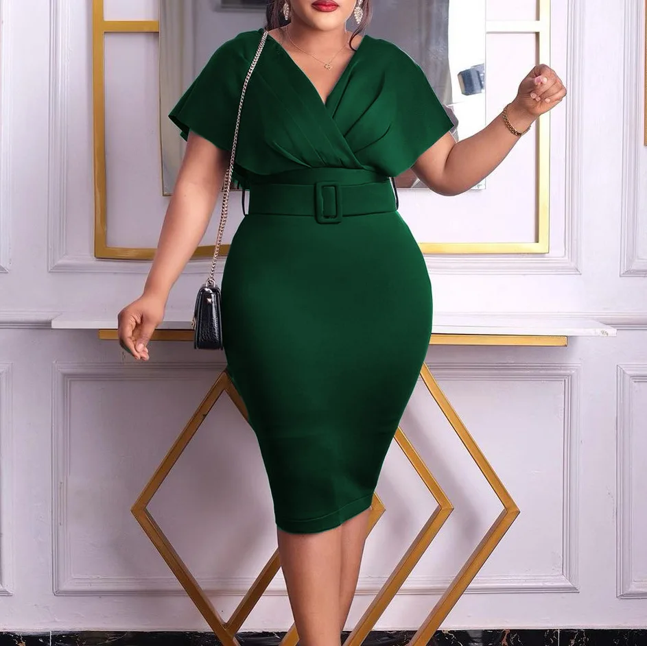 

Plus-size women's new stylish slimming V-neck commuter dress