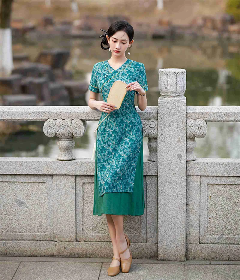 

Traditional Women's V-Neck Short Sleeve Qipao Sexy Linen High Split Aodai Cheongsam Elegant Retro Chinese Daily Dress