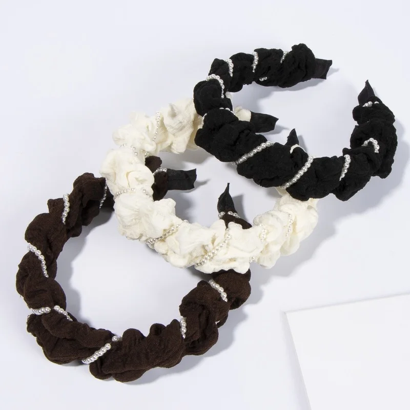 

Новая тканевая плиссированная широкополая повязка на голову с жемчужинами для женщин Модный нескользящий головной убор для мытья лица и прижимания волос