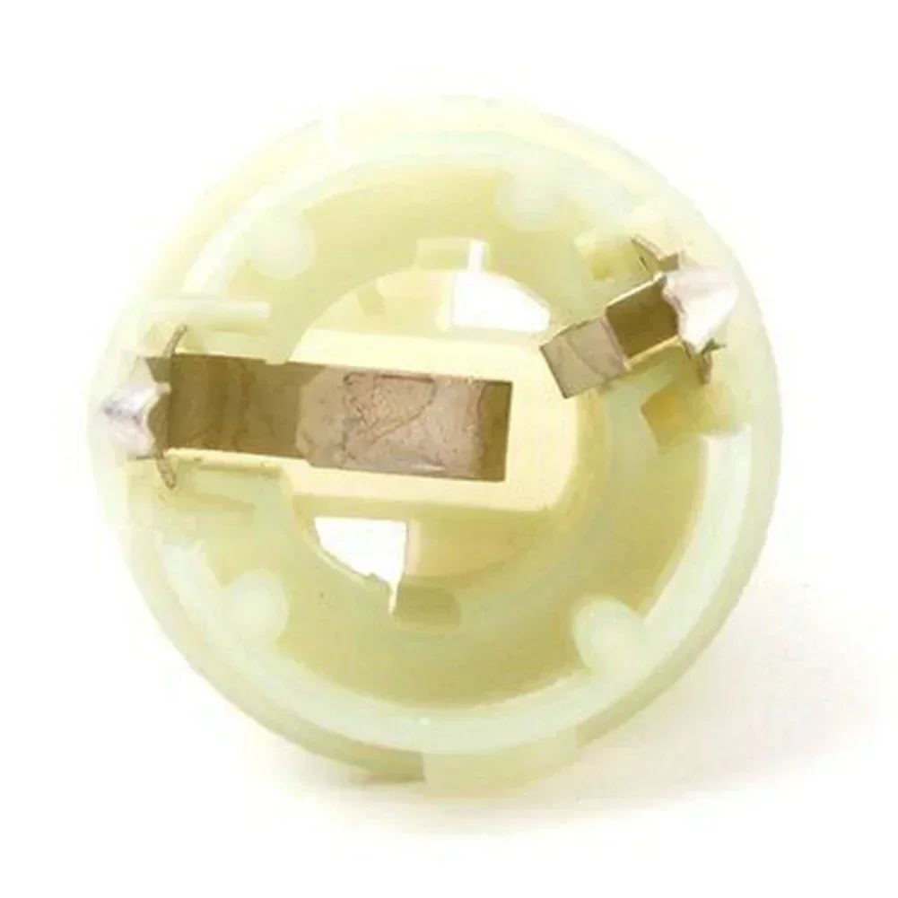 Tail Light Bulb Socket Tail Light Bulb Socket For BMW E30 E32 E34 E38 E71 63218355883 Anti-corrosion Wear-resistant And Non-deformation