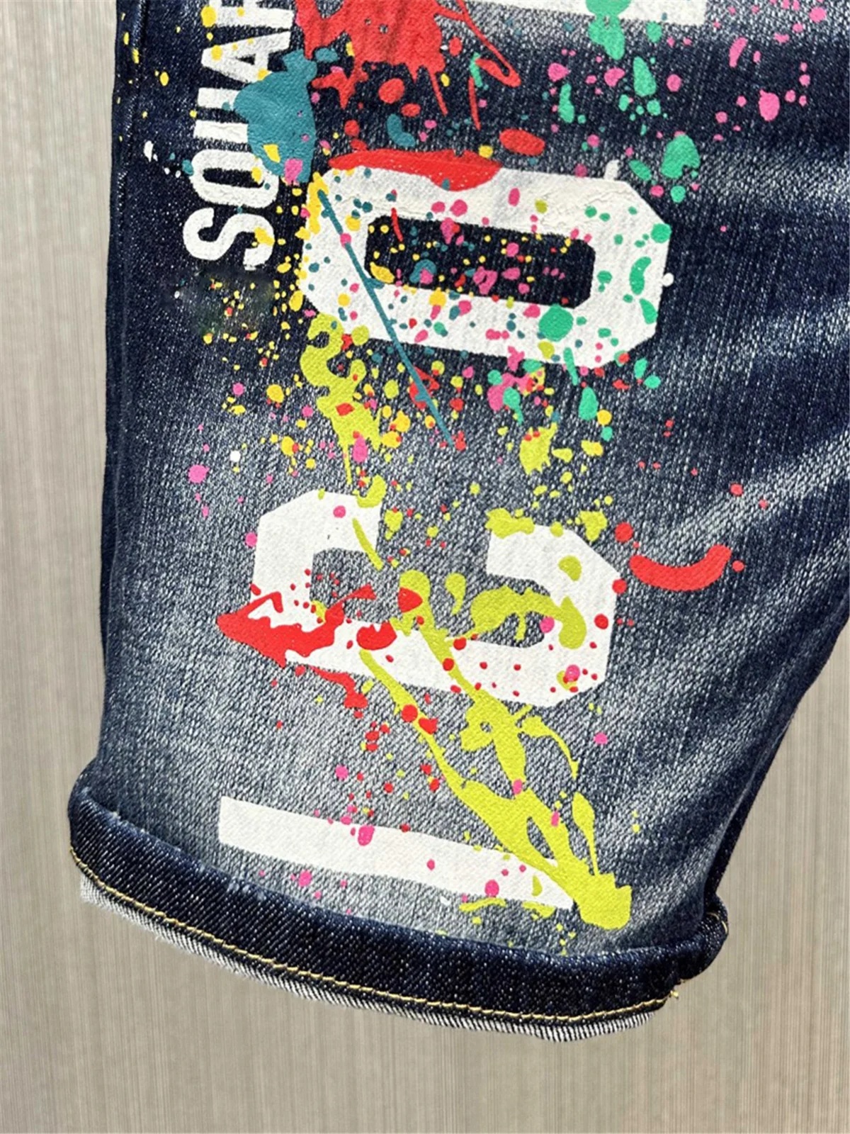 

2024 Spring/Summer New D2 Jeans Trendy Men's Washed Worn Hole Patches Painted Slim Fit Micro Elastic denim shorts Men's