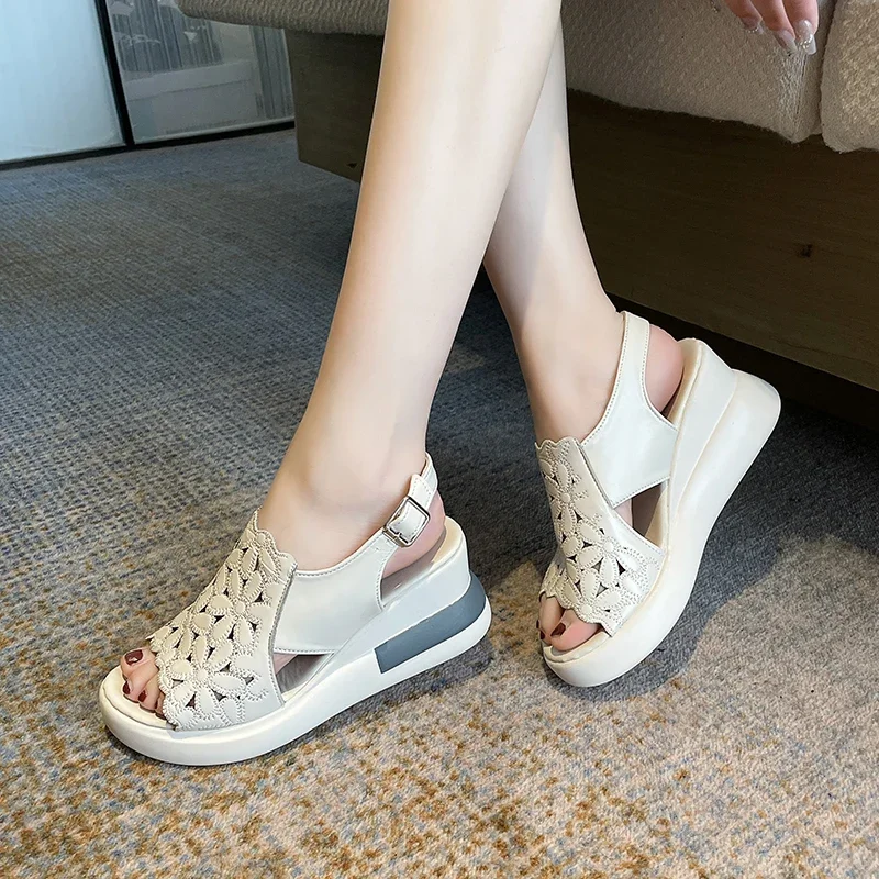 

Quality Women Shoes 2023 Summer Women's Wedges Sandals Retro Rome Flower Chunky Shoes Fashion Solid Buckle Sandals Zapatos Mujer
