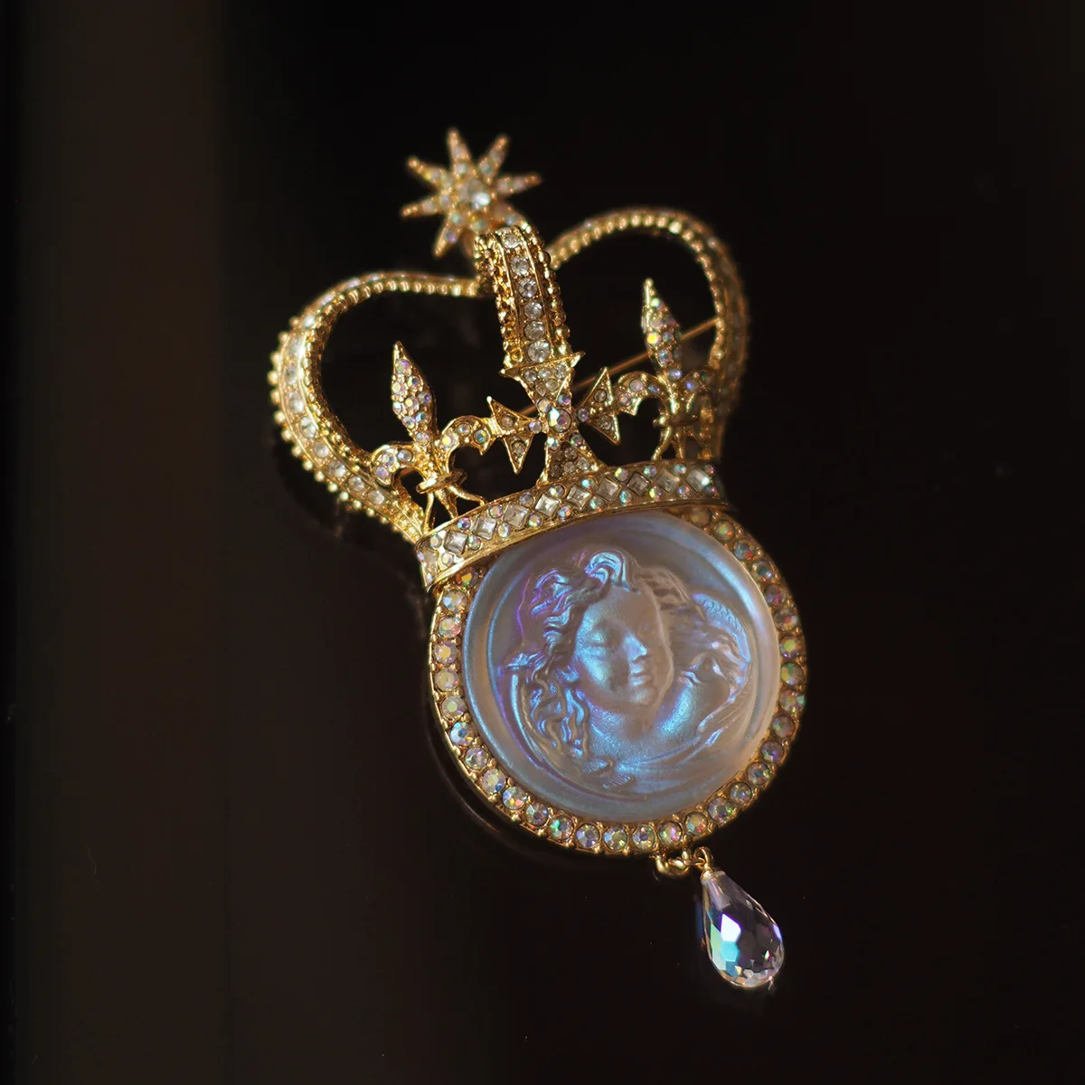 

Vintage Zirconia Crown Brooches For Women Jewelry Runway Party T Show Fancy Trendy Boho INS Japan Korea