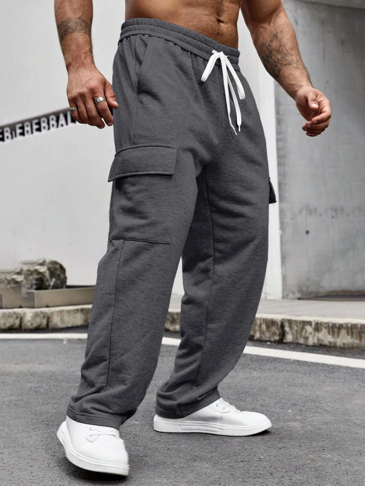 Description Picture 5 of itemSpring Men's Multi-Pocket Pants Outdoor Cargo Jogger Pant Work Hiking Tactical Loose Straight Trousers Sweatpants Male Clothing