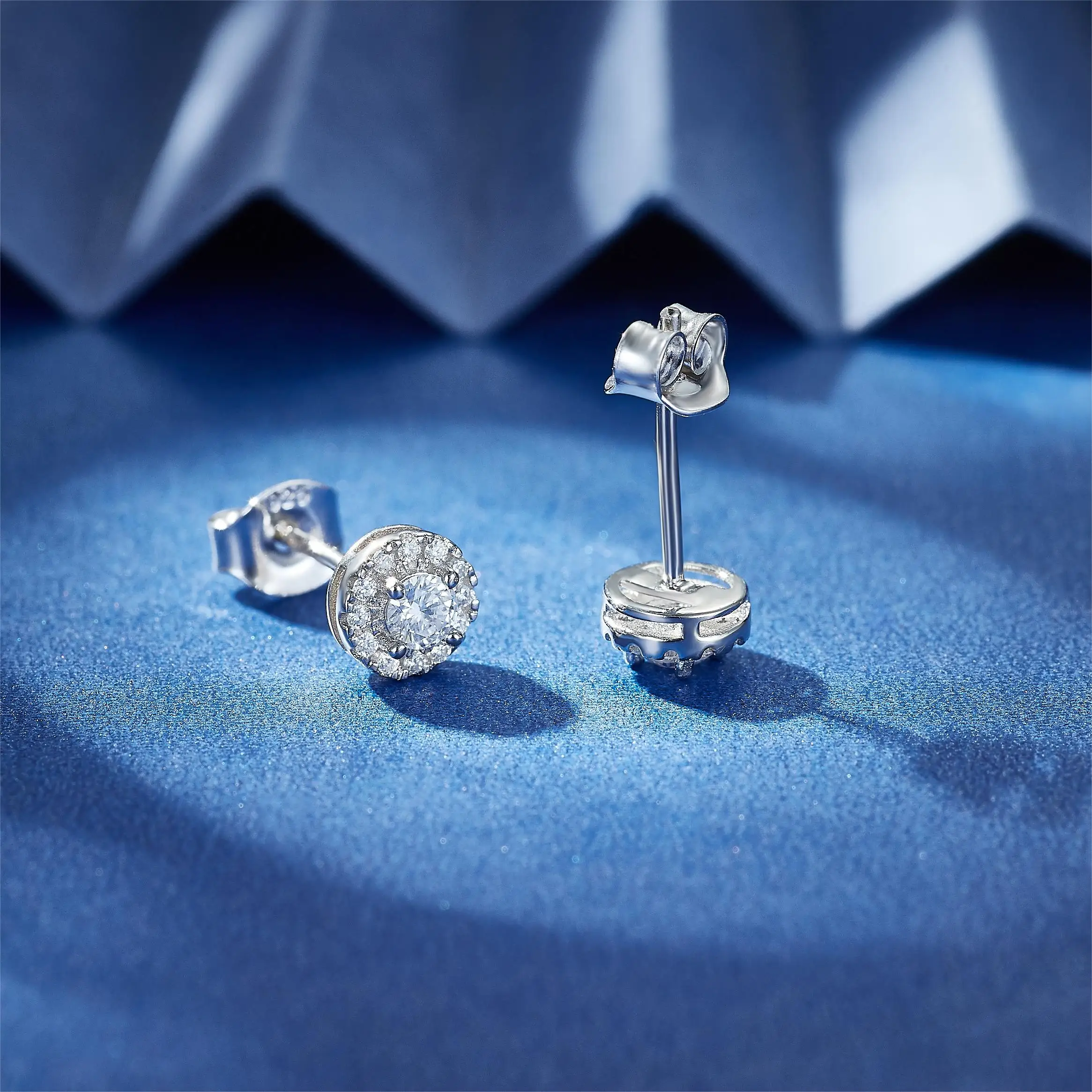 0.3CT (D-E Color, VS1-VS2 Clarity) NGDTC Certified Lab Grown Round Diamond Stud Earrings UMCHO