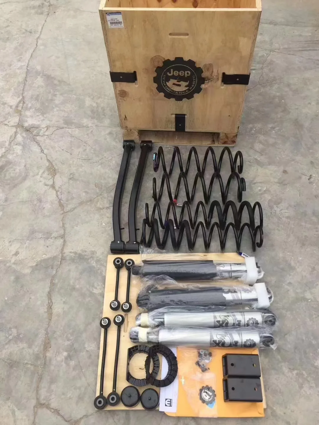 The original MOPAR FOX2-inch lifting shock absorber is suitable for wranglerS JL JT.custom