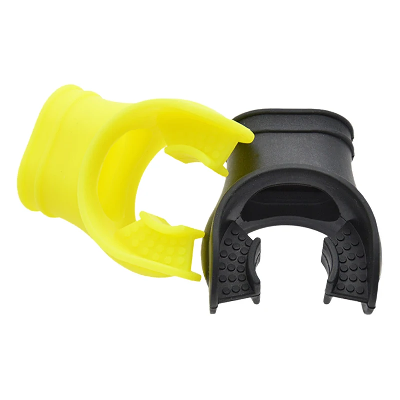 Set per lo snorkeling bocchini in silicone e regolatore per immersioni - immagine 3