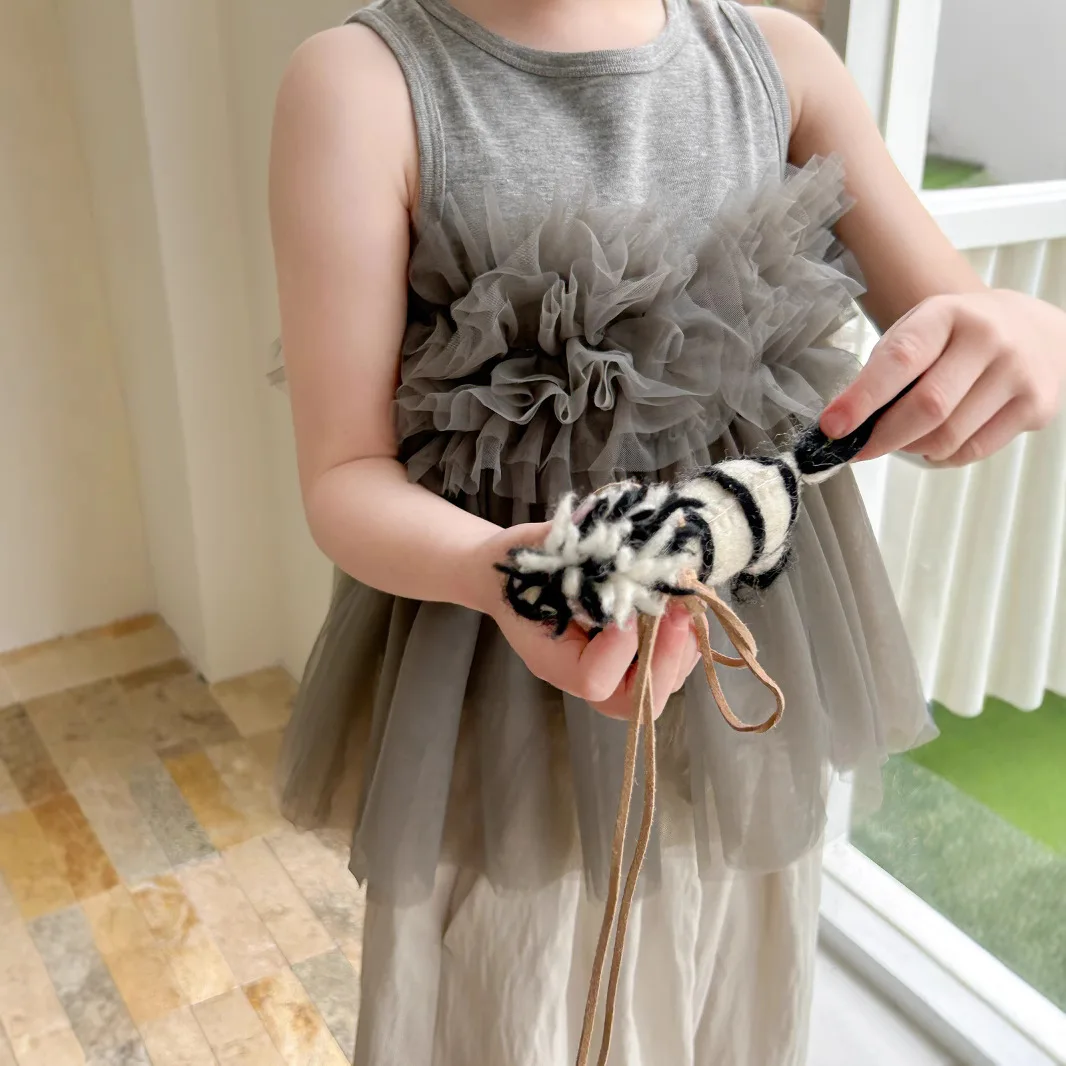 메쉬 슬링 2025 여름 새로운 한국어 유행 솔리드 컬러 캐주얼 달콤하고 귀여운 니트 메쉬 조끼 아동복